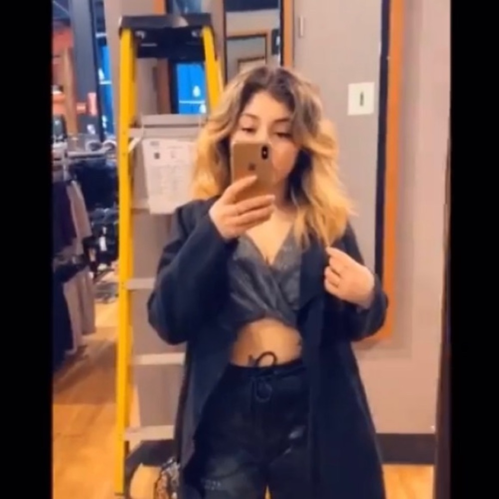 ✨ Heather Gray Twist Cropped Sweater